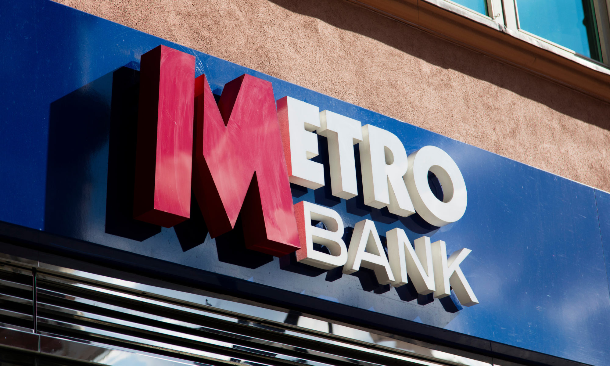 Metro Bank news: le azioni crollano del 29%